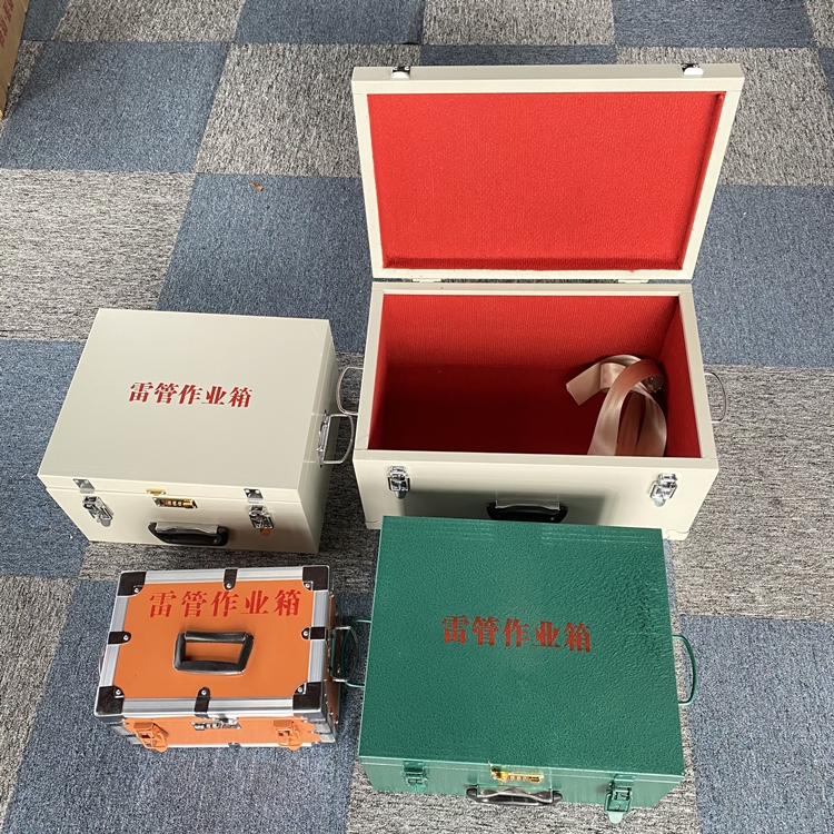 惠山爆破工程作业箱如何选择？玻璃钢与传统材质的全面对比
